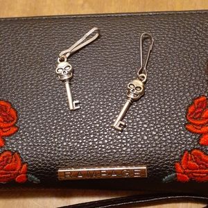 Set of 2 Skull Key Clip-On Attachments